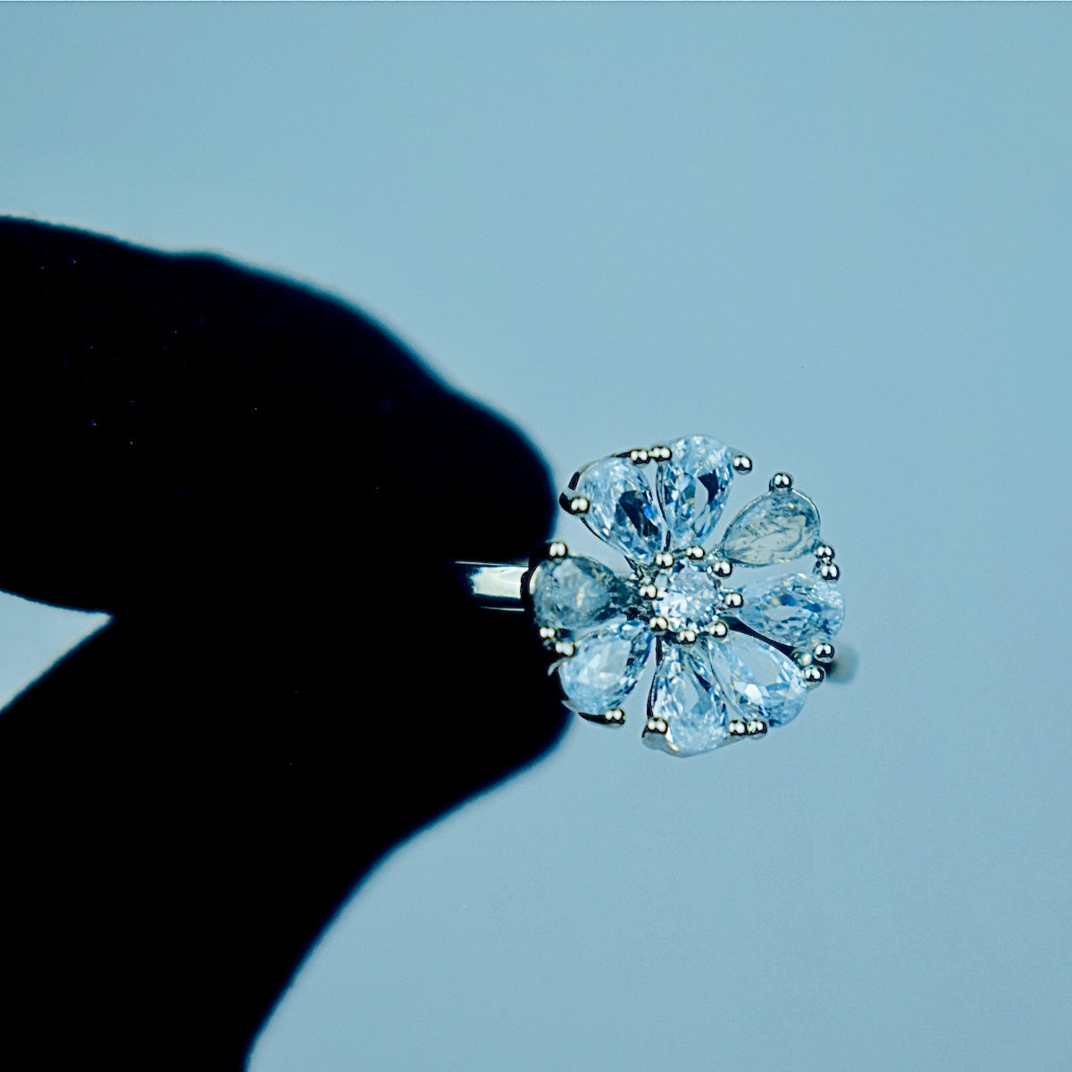 Luxury Crystal Flower Adjustable Ring – Elegant Design (20% OFF)