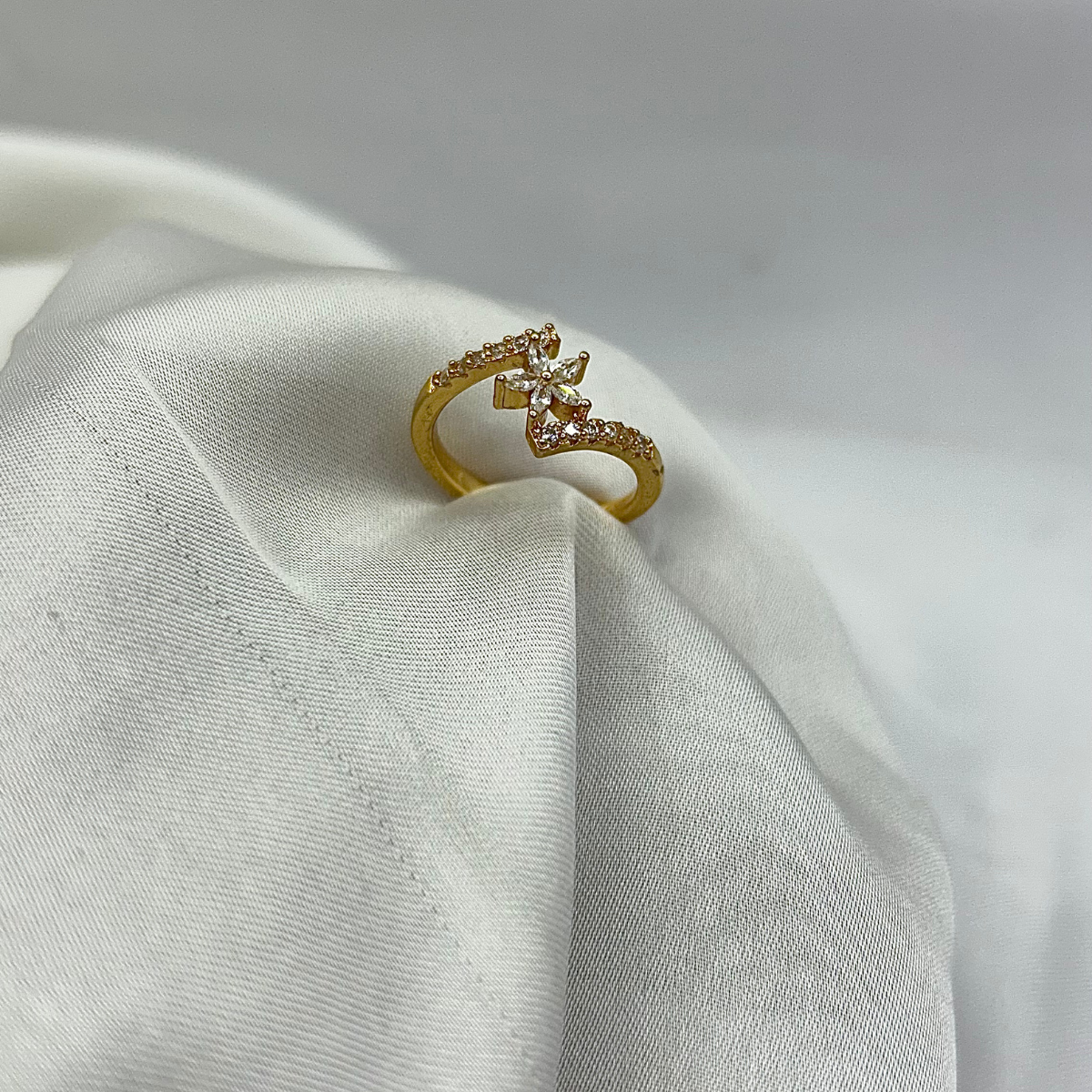 Adjustable Star Stone Ring – Silver & Gold | 20% OFF