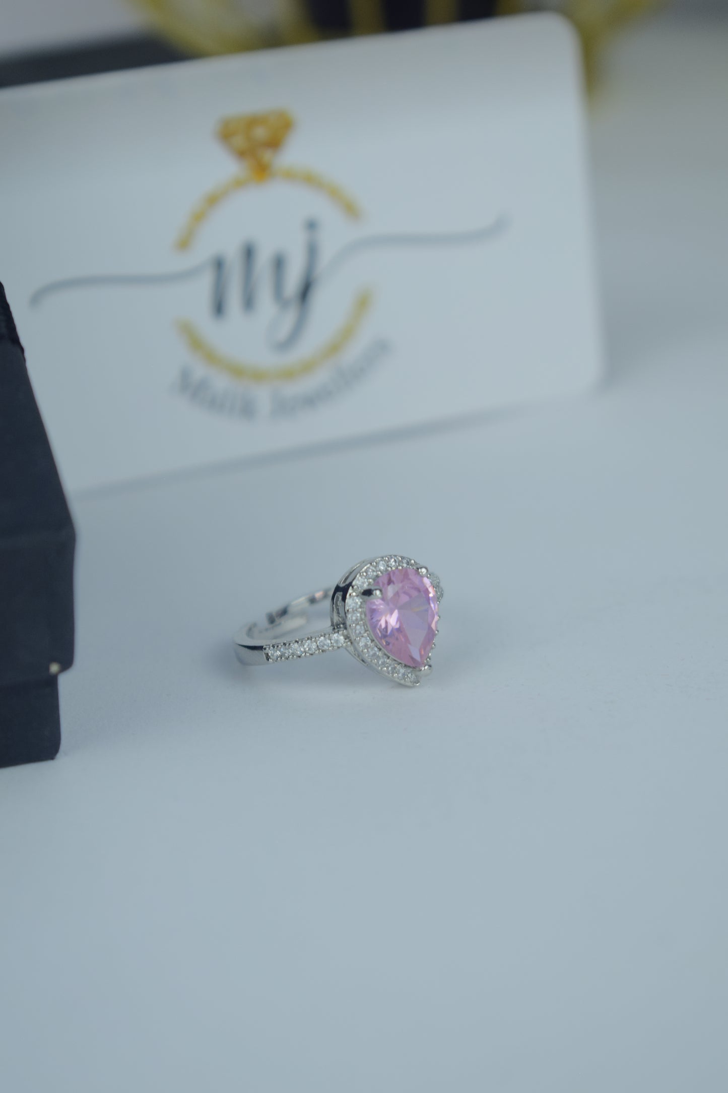 Elegant Adjustable Ring – 20% OFF |White stone Elegance