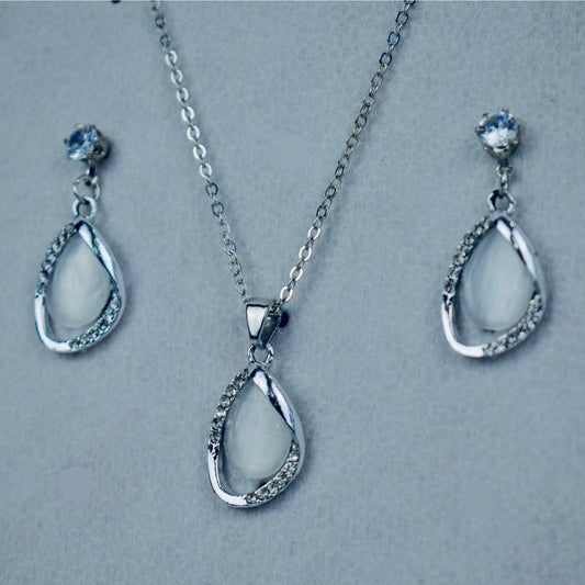 ✨ Teardrop Elegance Necklace Set | Flat 20% OFF