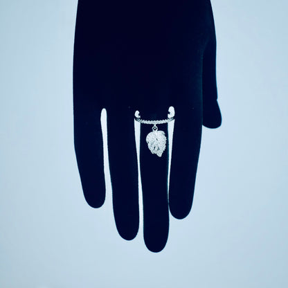 Moveable Leaf Adjustable Ring Sparkling and Unique Design