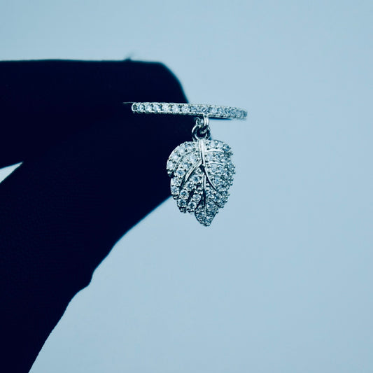 Moveable Leaf Adjustable Ring Sparkling and Unique Design