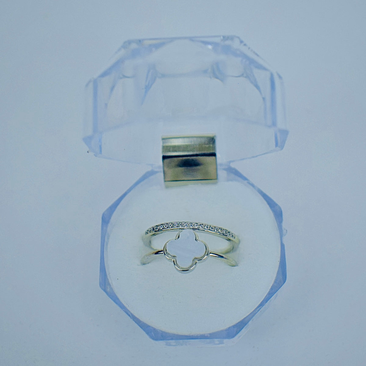 Elegant Clover Adjustable Ring – Dual Colors (Golden & Silver)