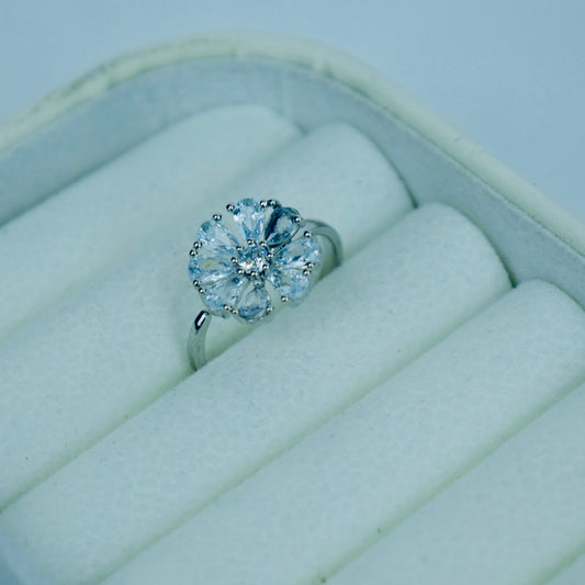 Luxury Crystal Flower Adjustable Ring – Elegant Design (20% OFF)