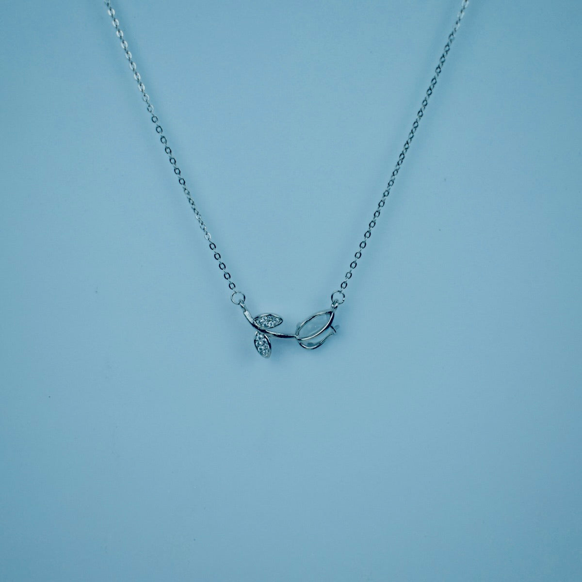 Blooming Elegance Flower Pendant | Flat 20% OFF