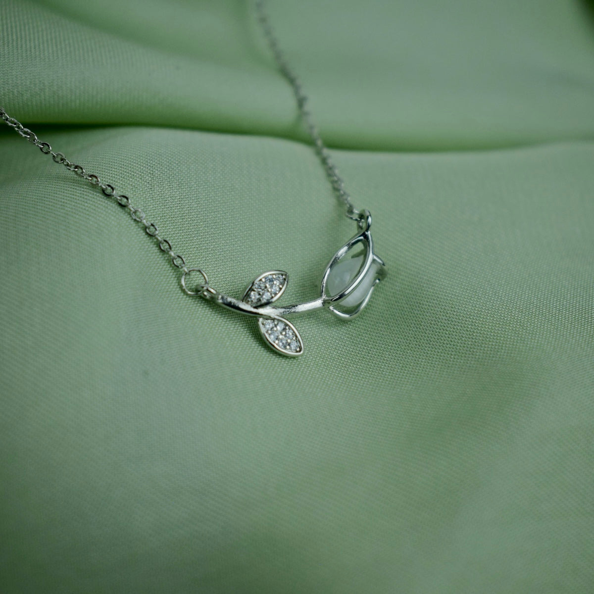 Blooming Elegance Flower Pendant | Flat 20% OFF