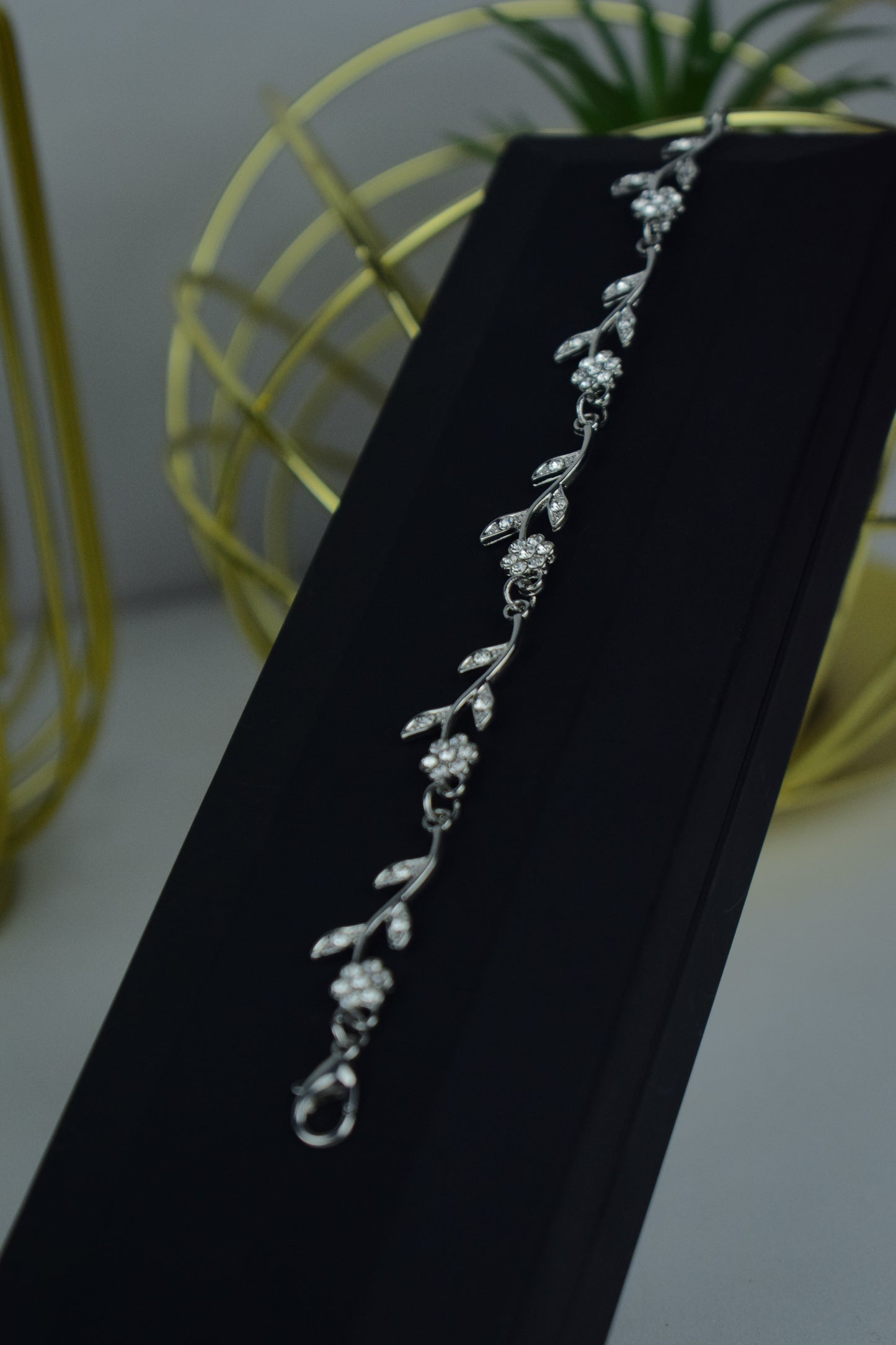 Floral Leaf Elegant Bracelet – 2 Colors Collection | Flat 20% OFF