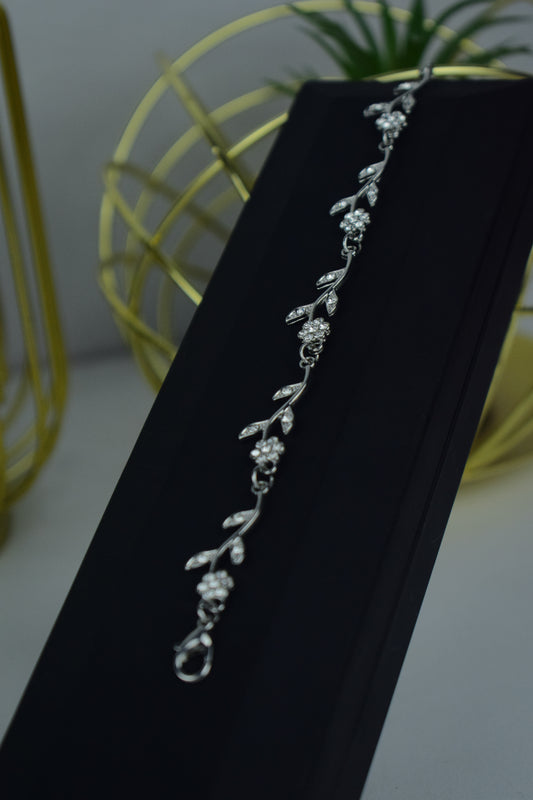 Floral Leaf Elegant Bracelet – 2 Colors Collection | Flat 20% OFF