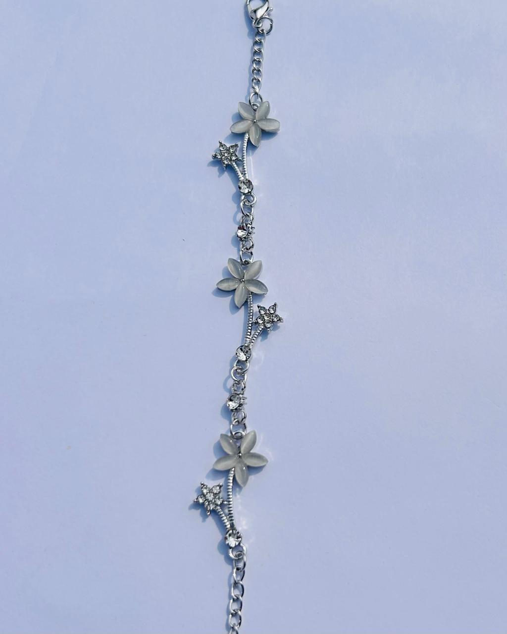 Elegant Flower Bracelet – 2 Colors Collection | Flat 20% OFF