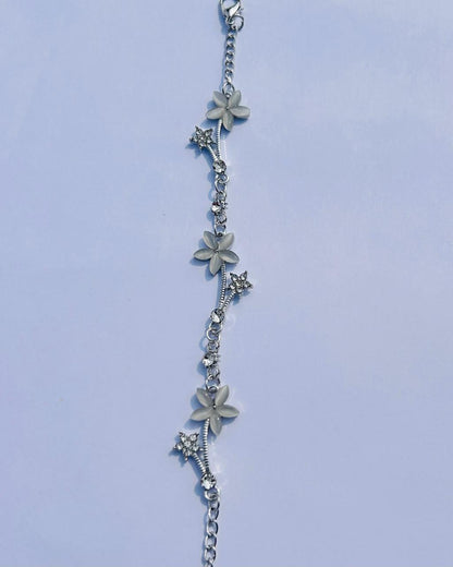 Elegant Flower Bracelet – 2 Colors Collection | Flat 20% OFF