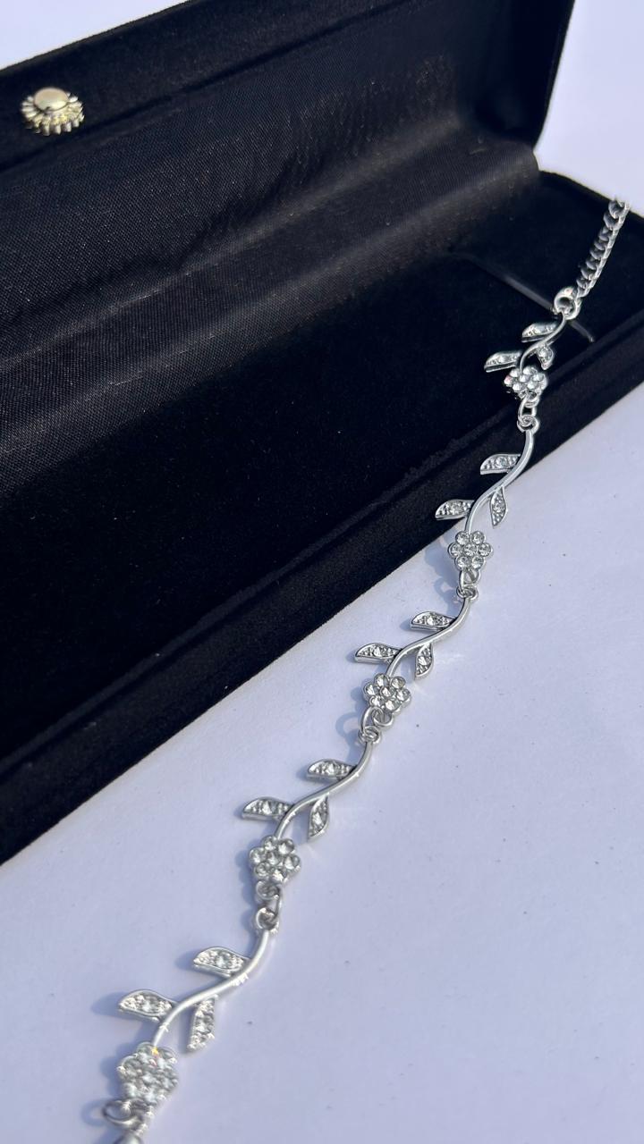 Floral Leaf Elegant Bracelet – 2 Colors Collection | Flat 20% OFF